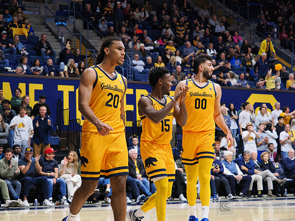 Jalen Cone (15), Jaylon Tyson (20), Fardaws Aimaq (00)