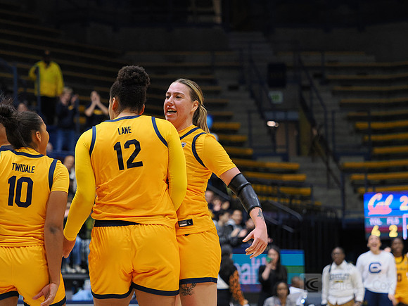 Ila Lane (12), Marta Suarez (7)