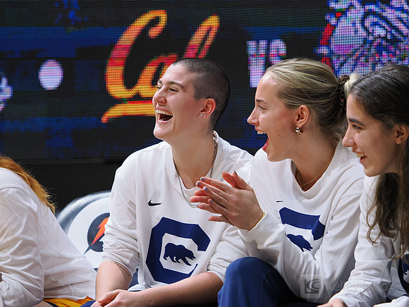 Ioanna Krimili (32), Mia Mastrov (21)