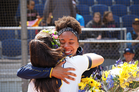 Kamalani Dung (2), Anjelica Selden