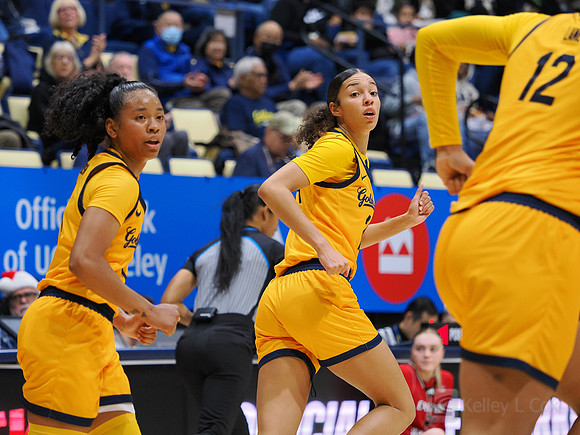 Leilani McIntosh (1), McKayla Williams (24)