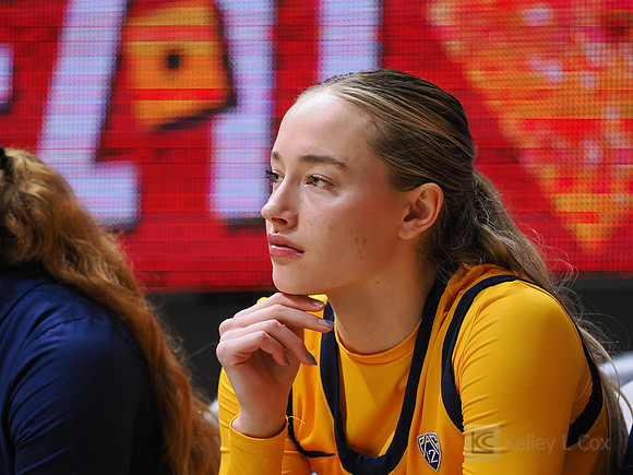 Mia Mastrov (21)