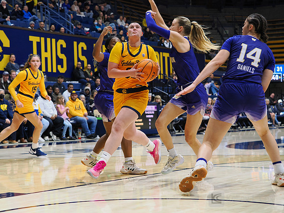 Womens Basketball: California Golden Bears vs Washington Huskies