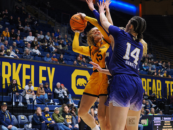 Womens Basketball: California Golden Bears vs Washington Huskies