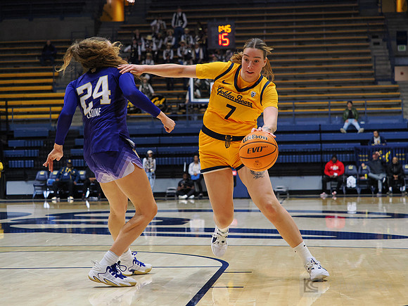 Womens Basketball: California Golden Bears vs Washington Huskies