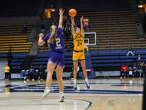 Womens Basketball: California Golden Bears vs Washington Huskies