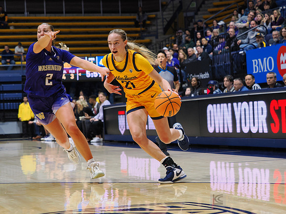 Womens Basketball: California Golden Bears vs Washington Huskies