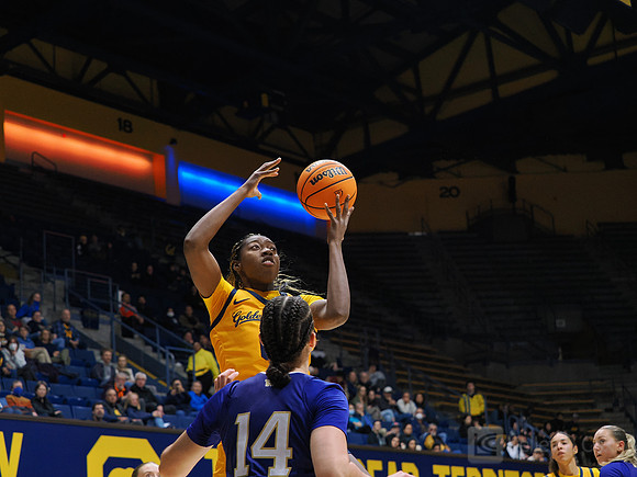 Womens Basketball: California Golden Bears vs Washington Huskies