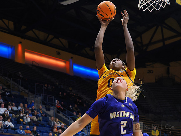 Womens Basketball: California Golden Bears vs Washington Huskies