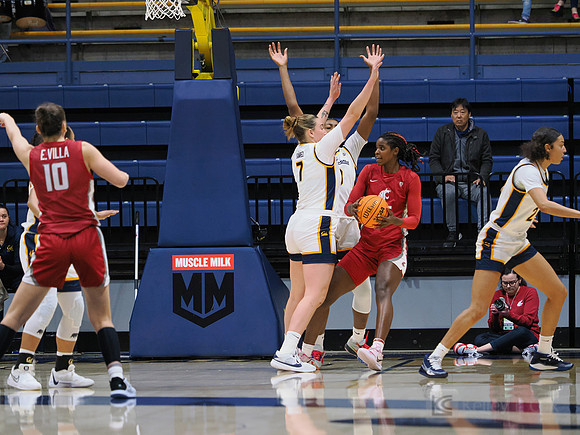 Marta Suarez (7), Ugonne (Michelle) Onyiah (0)