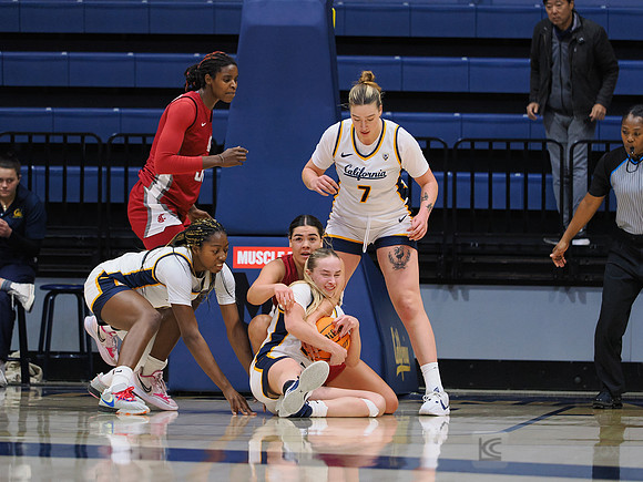 Ugonne (Michelle) Onyiah (0), Mia Mastrov (21)
