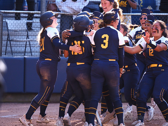 D'Asha Saiki (25), Amani Bradley (1), Team