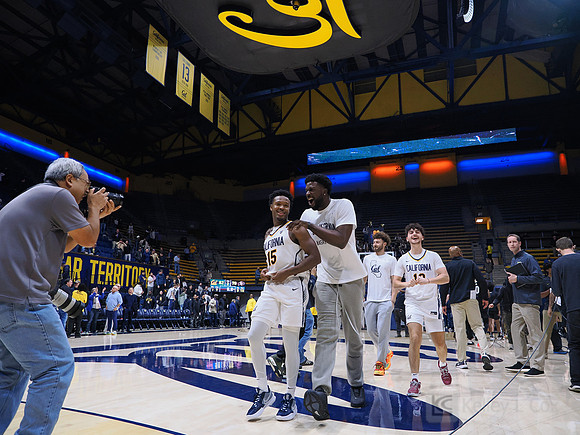 Jalen Cone (15), ND Okafor (22)