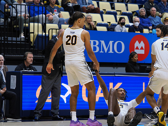 Jaylon Tyson (20), Devin Curtis (13)
