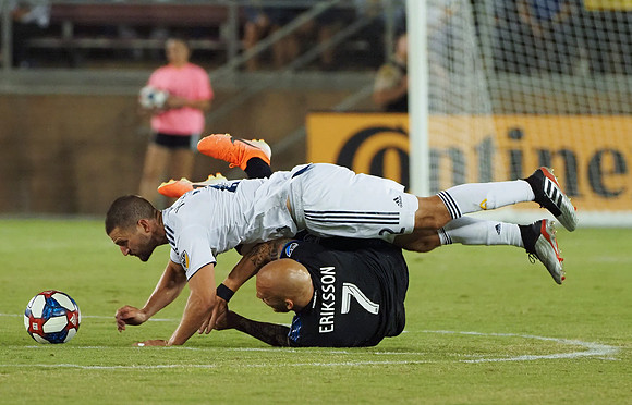 MLS: LA Galaxy at San Jose Earthquakes