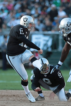 NFL: Preseason New Orleans Saints at Oakland Raiders