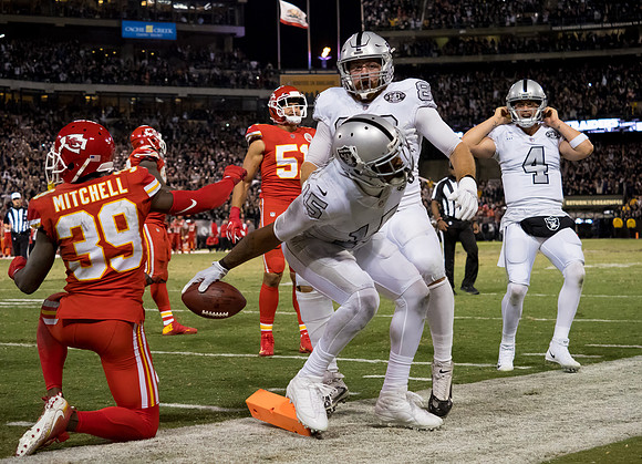 NFL: Kansas City Chiefs at Oakland Raiders