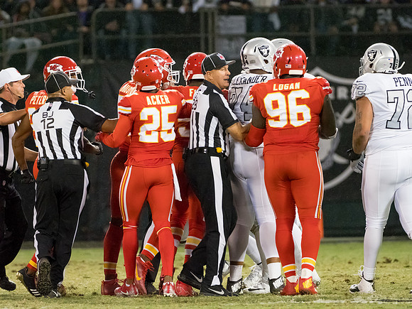 NFL: Kansas City Chiefs at Oakland Raiders