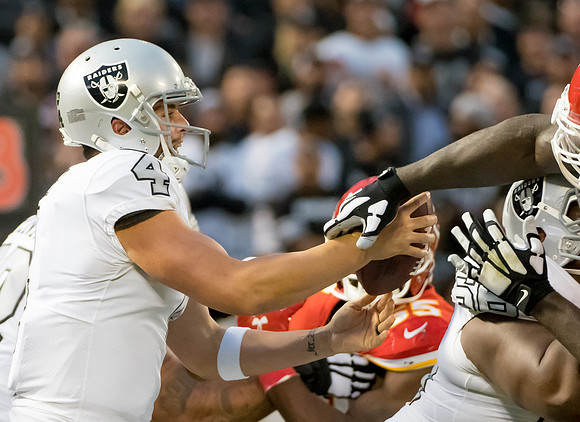 NFL: Kansas City Chiefs at Oakland Raiders