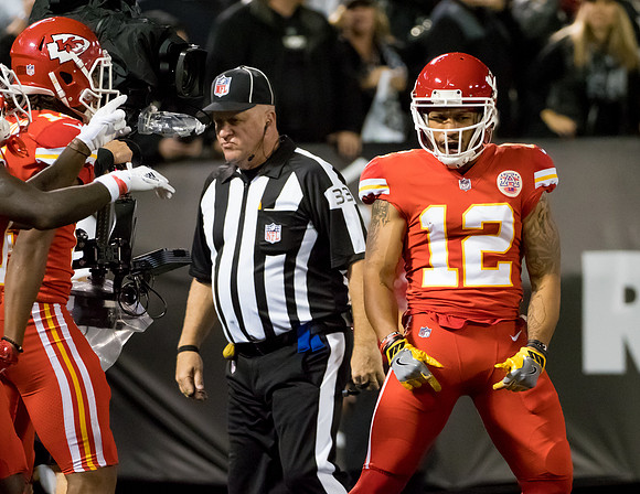 NFL: Kansas City Chiefs at Oakland Raiders
