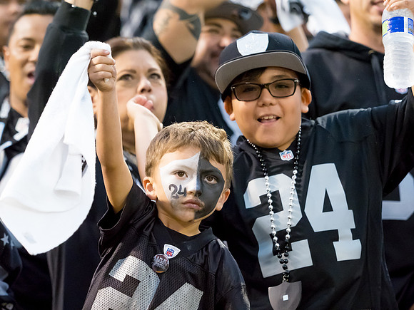 NFL: Kansas City Chiefs at Oakland Raiders