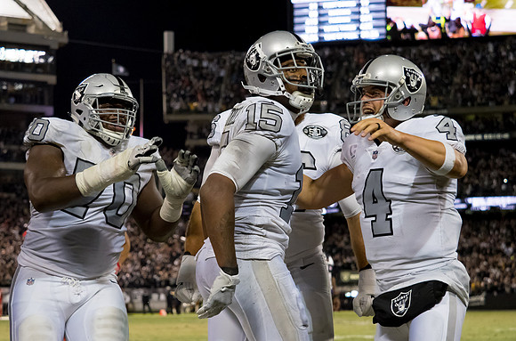 NFL: Kansas City Chiefs at Oakland Raiders