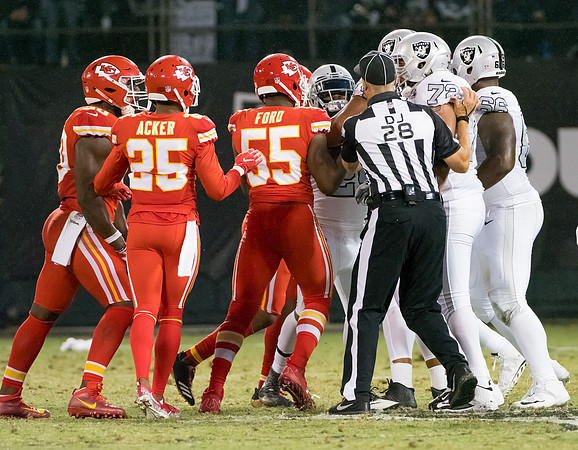 NFL: Kansas City Chiefs at Oakland Raiders