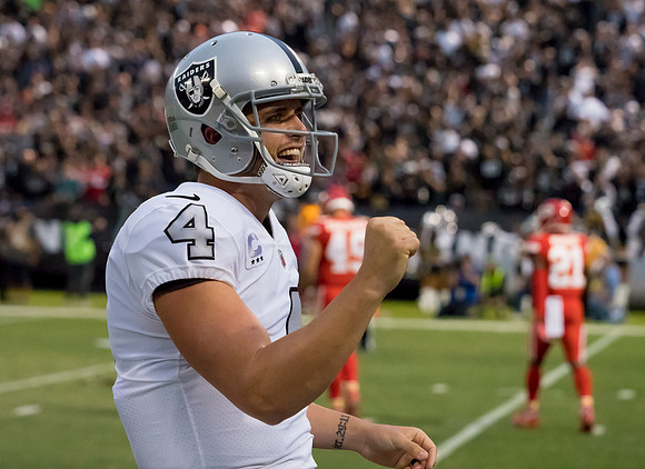 NFL: Kansas City Chiefs at Oakland Raiders