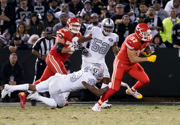 NFL: Kansas City Chiefs at Oakland Raiders