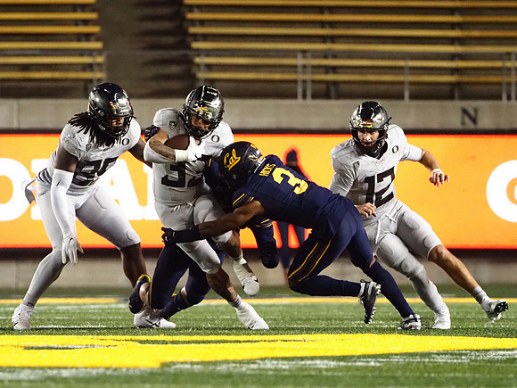 NCAA Football: Oregon at California