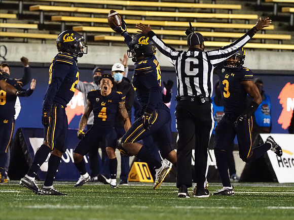 NCAA Football: Oregon at California