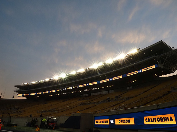 NCAA Football: Oregon at California