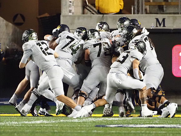 NCAA Football: Oregon at California