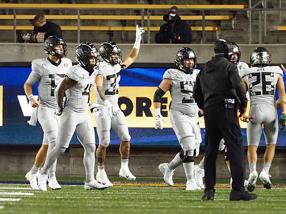 NCAA Football: Oregon at California