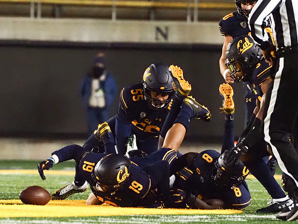 NCAA Football: Oregon at California