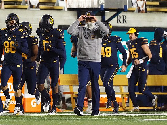 NCAA Football: Oregon at California