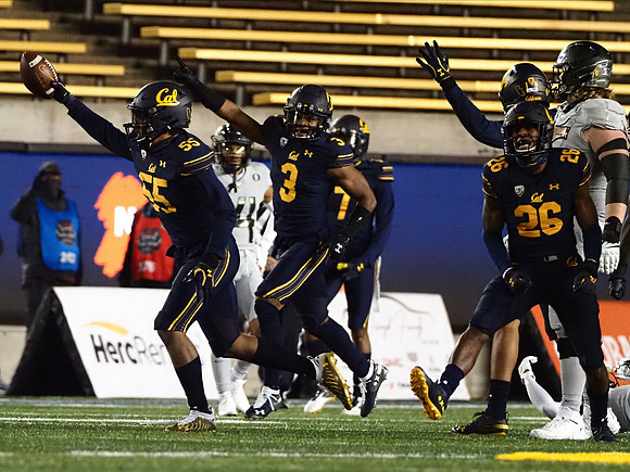 NCAA Football: Oregon at California