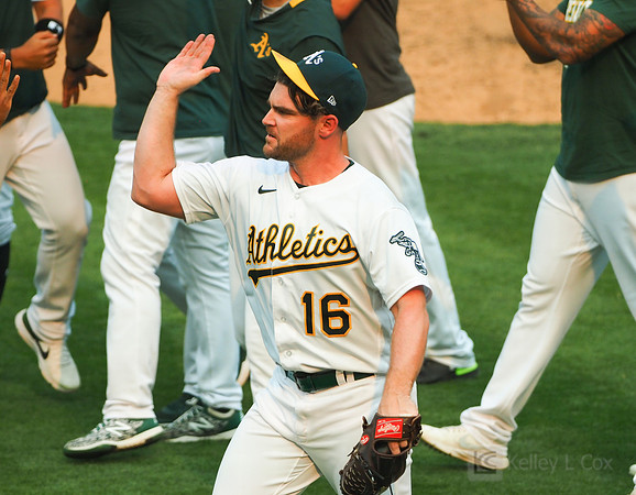 MLB: Wildcard-Chicago White Sox at Oakland Athletics