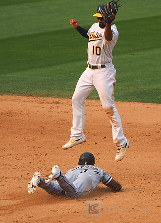 MLB: Wildcard-Chicago White Sox at Oakland Athletics