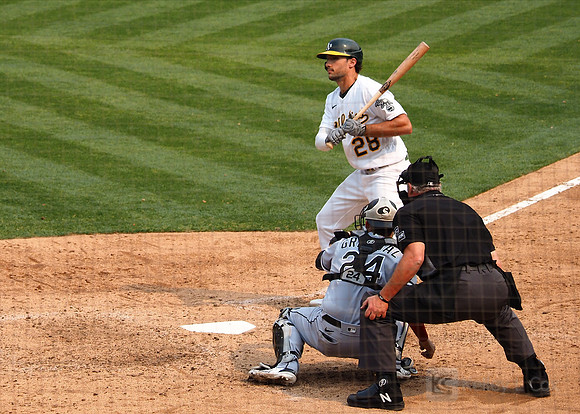 MLB: Wildcard-Chicago White Sox at Oakland Athletics
