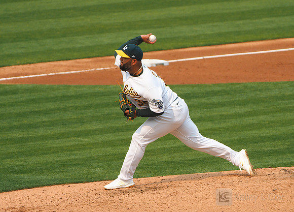 MLB: Wildcard-Chicago White Sox at Oakland Athletics