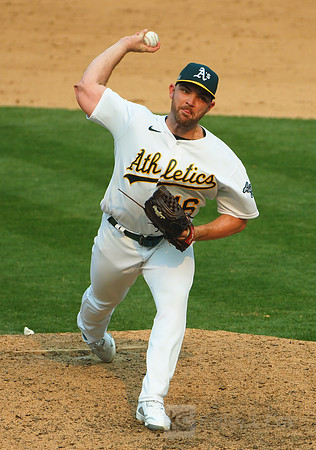 MLB: Wildcard-Chicago White Sox at Oakland Athletics