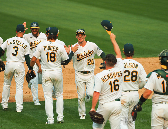 MLB: Wildcard-Chicago White Sox at Oakland Athletics