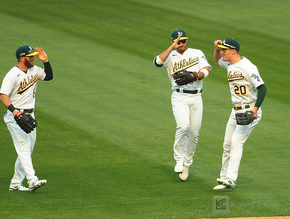 MLB: Wildcard-Chicago White Sox at Oakland Athletics