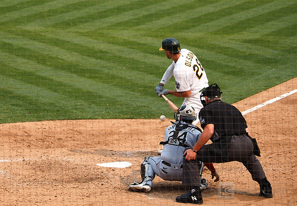 MLB: Wildcard-Chicago White Sox at Oakland Athletics