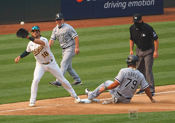 MLB: Wildcard-Chicago White Sox at Oakland Athletics