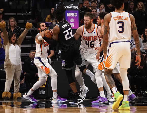 NBA: Phoenix Suns at Sacramento Kings