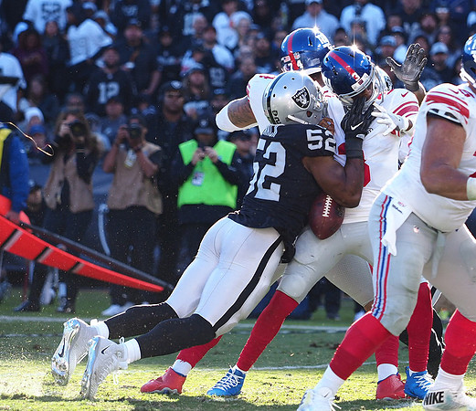 NFL: New York Giants at Oakland Raiders