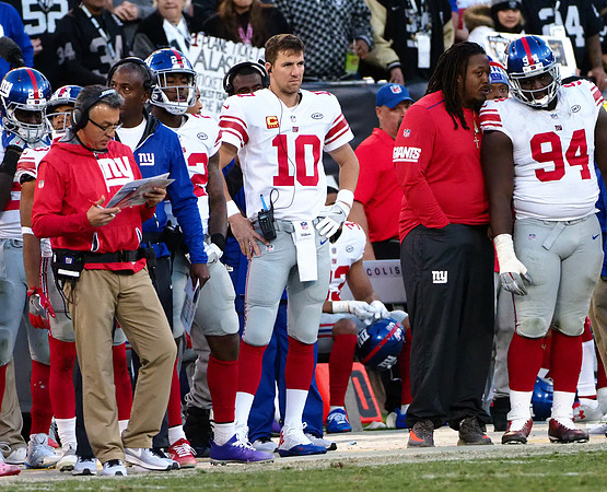 NFL: New York Giants at Oakland Raiders