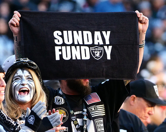 NFL: New York Giants at Oakland Raiders